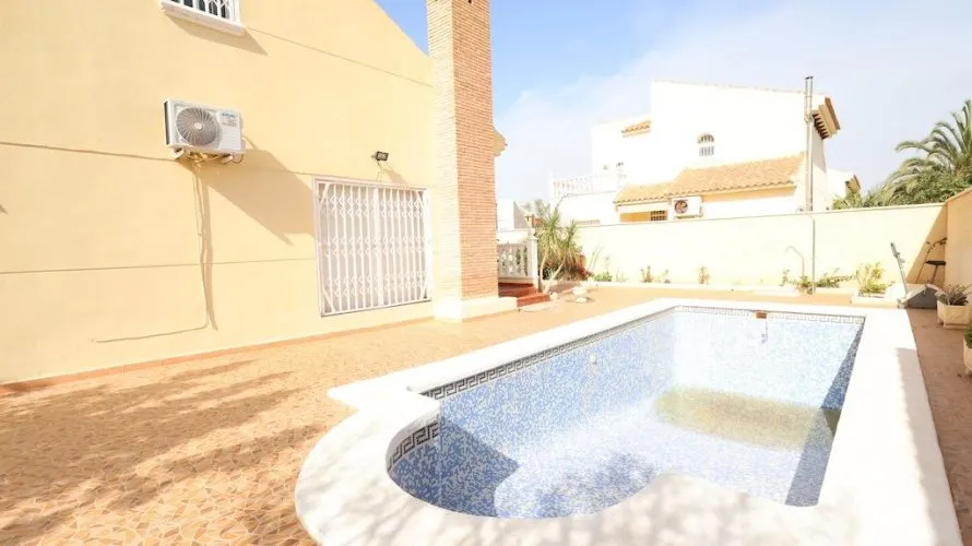 Apartamento de 4 dormitorios en Playa Flamenca II, España No. 1376 № 8