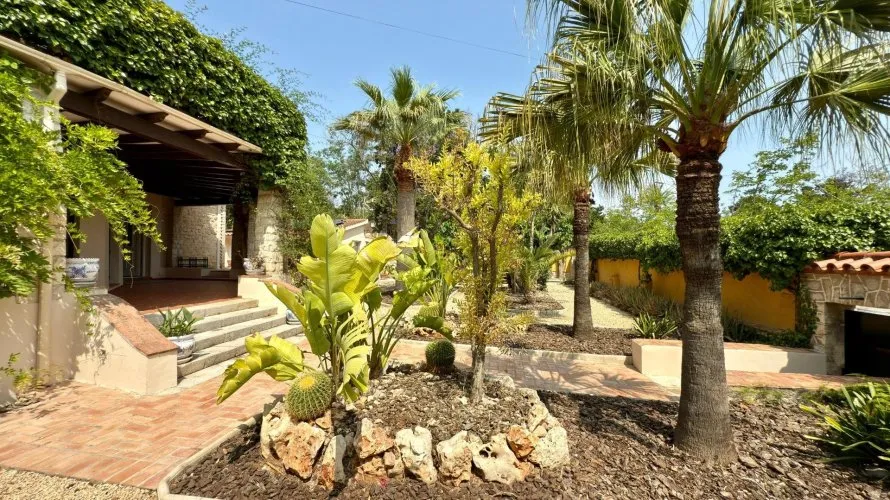 Apartamento de 6 dormitorios en Alicante, España No. 1457 № 5