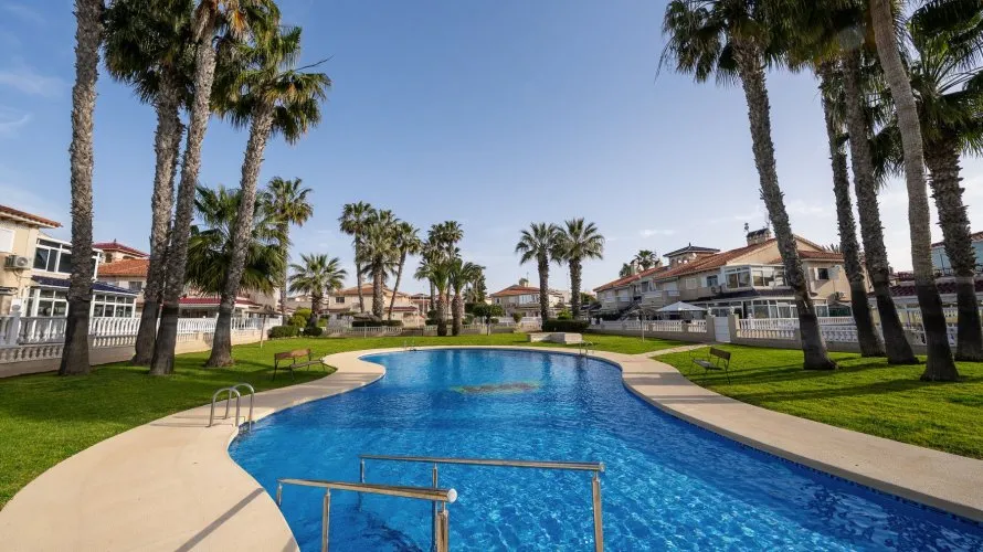Apartamento de 62m² en Alicante, España No. 1673 № 1