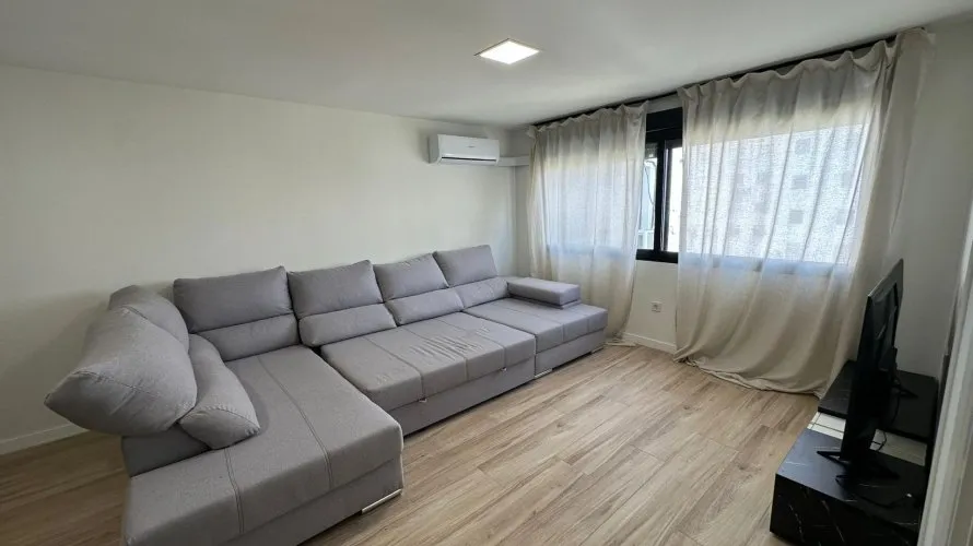 Apartamento de 3 dormitorios en Alicante, España No. 1690 № 3