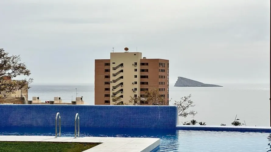Apartamento de 2 dormitorios en Benidorm, España No. 1308 № 3