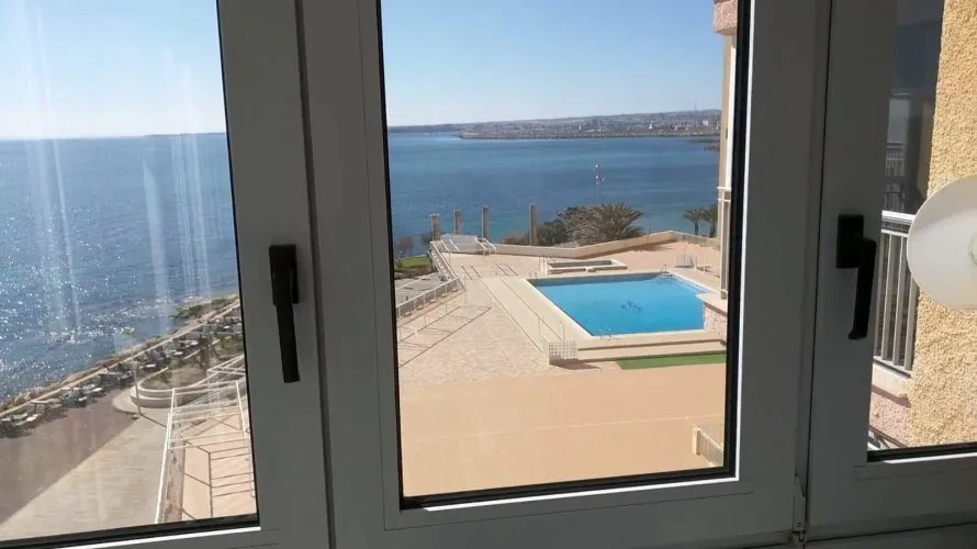 Apartamento de 4 dormitorios en Torrevieja, España No. 1082 № 25