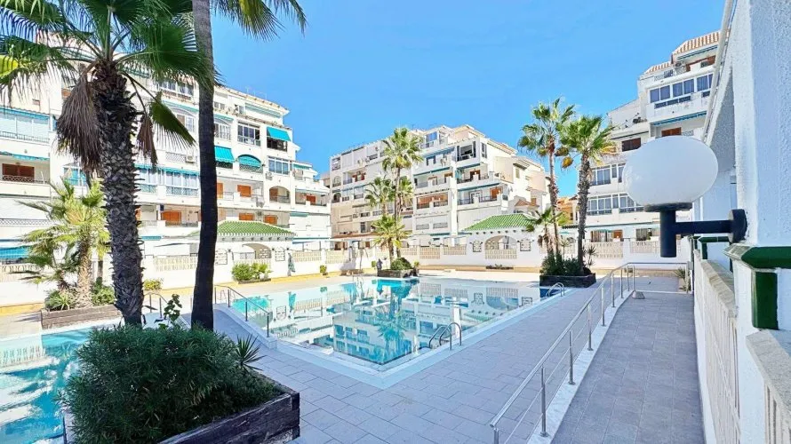 Apartamento de 1 dormitorio en Torrevieja, España No. 1629 № 16