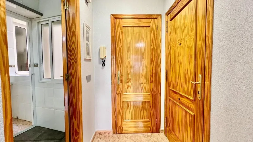 Apartamento de 2 dormitorios en Torrevieja, España No. 1751 № 23