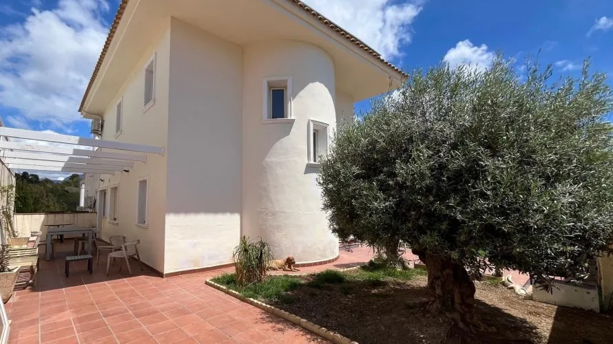 Apartamento de 4 dormitorios en L'Alfàs del Pi, España No. 1631