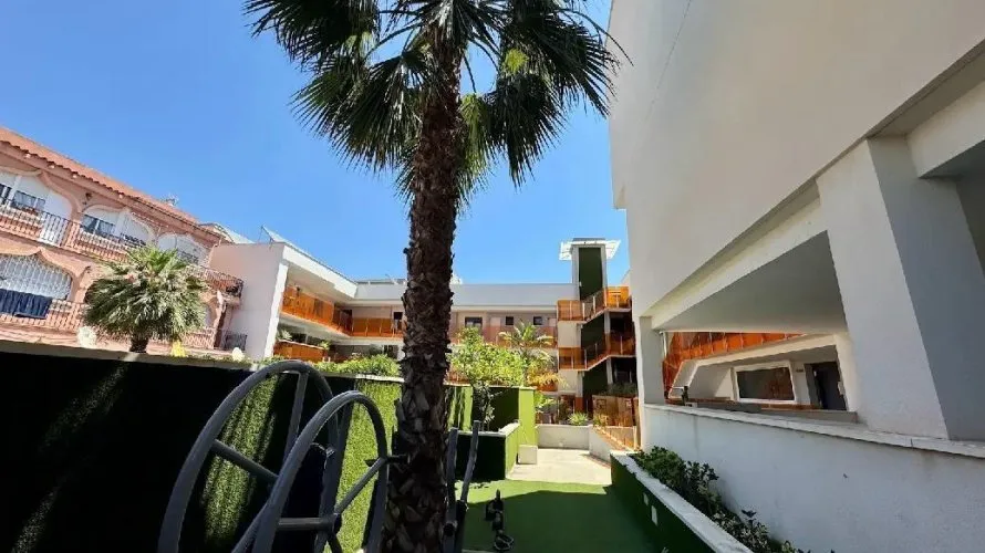 Apartamento de 2 dormitorios en Torrevieja, España No. 1451 № 4