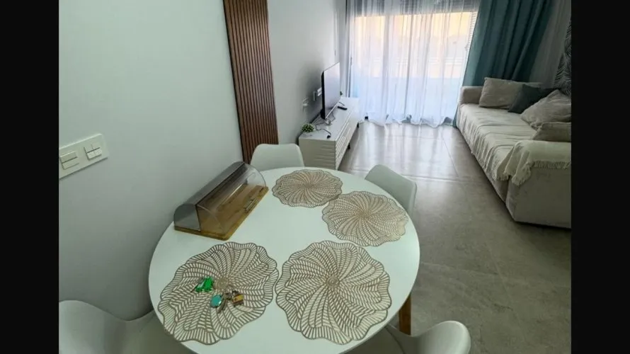 Apartamento de 1 dormitorio en Torrevieja, España No. 1703 № 2