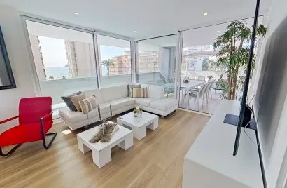 Apartamento de 2 dormitorios en Benidorm, España No. 1145