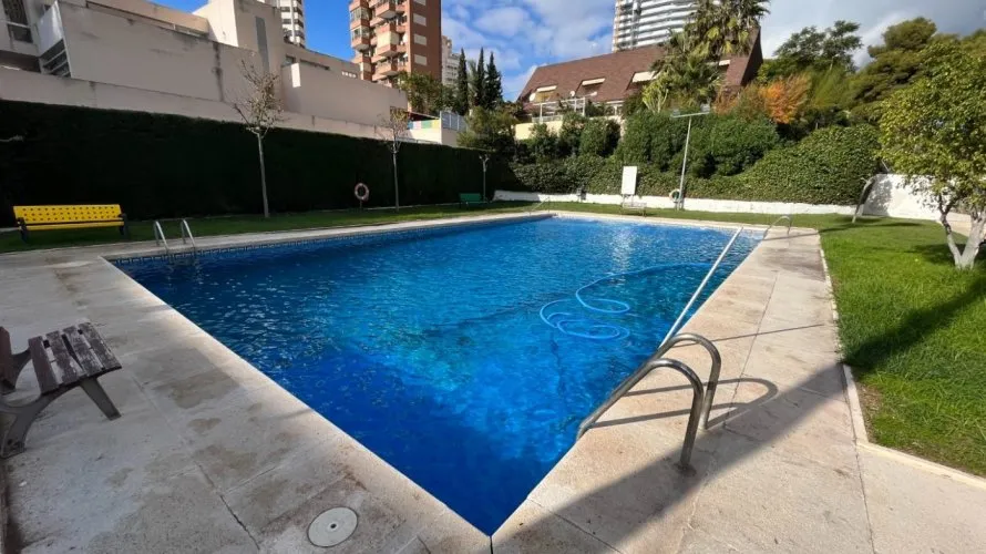 Apartamento de 2 dormitorios en Benidorm, España No. 1250 № 4