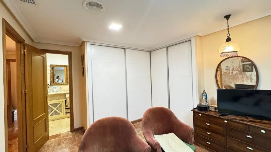 Apartamento de 4 dormitorios en Torrevieja, España No. 1134 № 17
