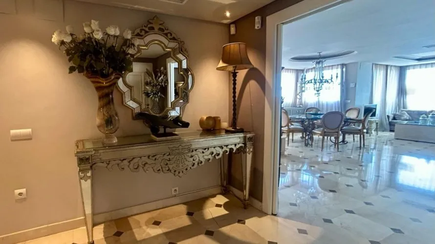 Apartamento de 3 dormitorios en Benidorm, España No. 1422 № 1
