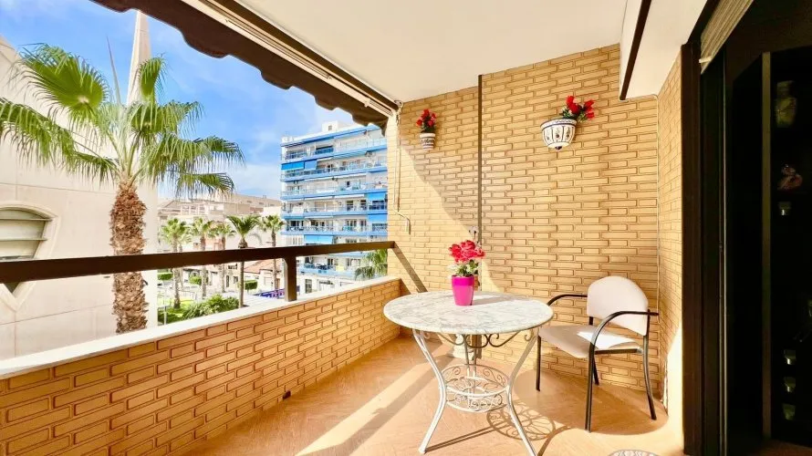 Apartamento de 3 dormitorios en Torrevieja, España No. 1114 № 8