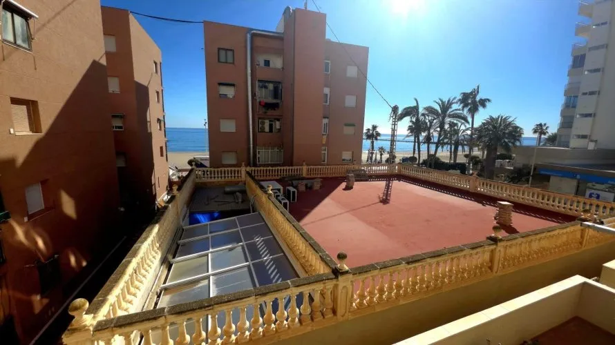 Apartamento de 2 dormitorios en El Campello, España No. 1607