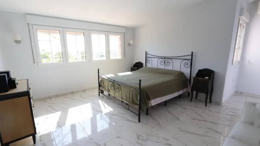 Apartamento de 4 dormitorios en Villamartin, España No. 1481 № 15