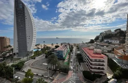 Apartamento de 2 dormitorios en Benidorm, España No. 1250