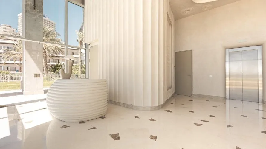 Apartamento de 2 dormitorios en Benidorm, España No. 1310