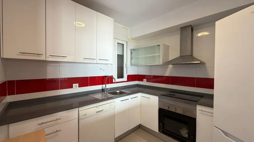 Apartamento de 4 dormitorios en Torrevieja, España No. 1628 № 4