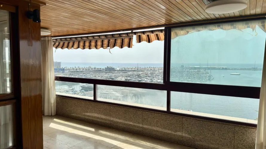 Ático de 6 dormitorios en Alicante, España No. 1459 № 25