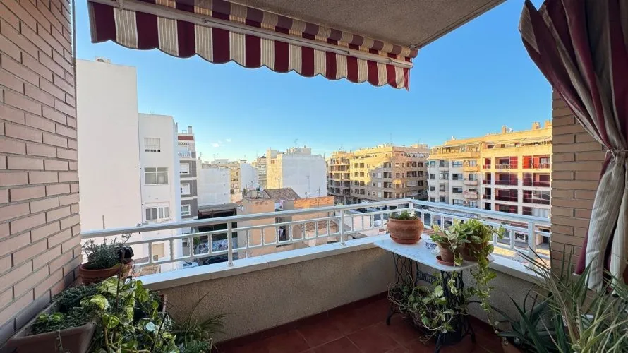 Apartamento de 4 dormitorios en Torrevieja, España No. 1134 № 6