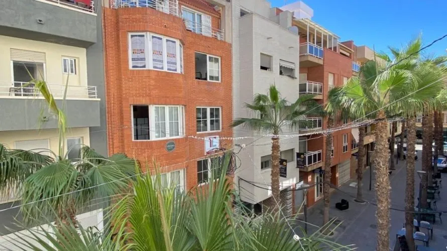 Apartamento de 4 dormitorios en Torrevieja, España No. 1480 № 9