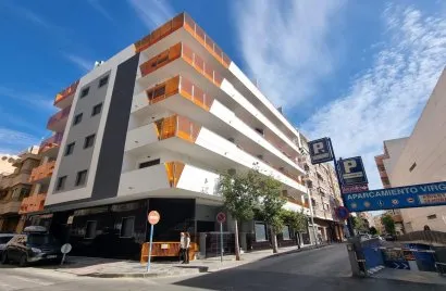 Apartamento de 3 dormitorios en Torrevieja, España No. 1078