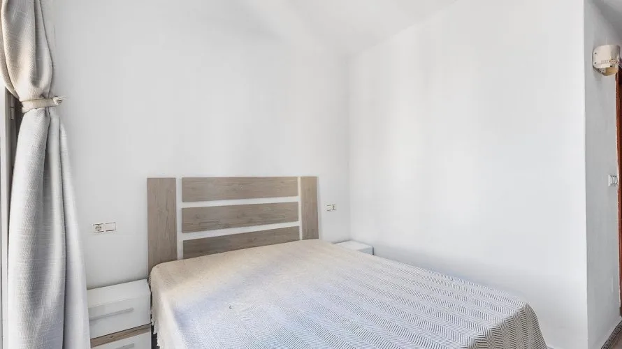 Apartamento de 2 dormitorios en Torrevieja, España No. 1684 № 16