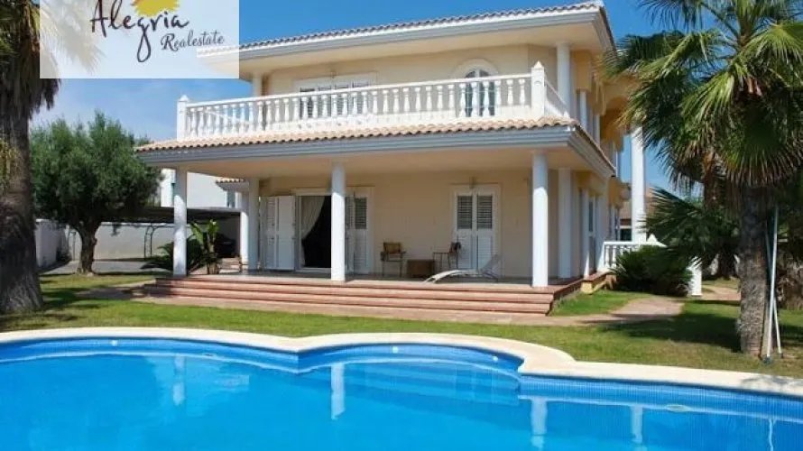 Apartamento de 4 dormitorios en L'Eliana, España No. 1788 № 10