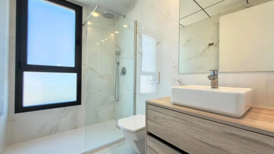 Apartamento de 3 dormitorios en Benidorm, España No. 1782 № 23