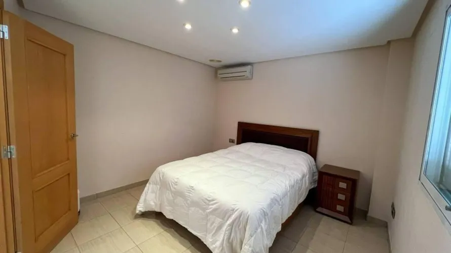 Apartamento de 4 dormitorios en Manises, España No. 1789 № 8