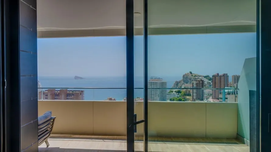 Apartamento de 2 dormitorios en Benidorm, España No. 1814 № 13