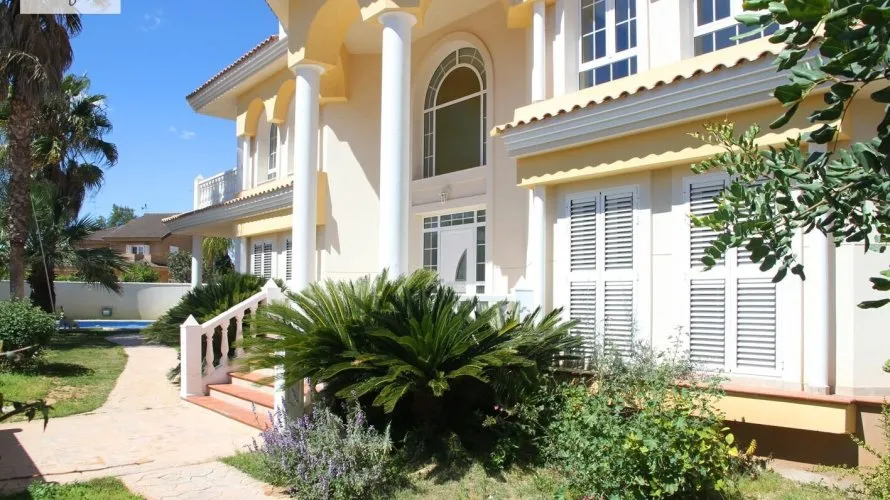Apartamento de 4 dormitorios en L'Eliana, España No. 1788 № 4