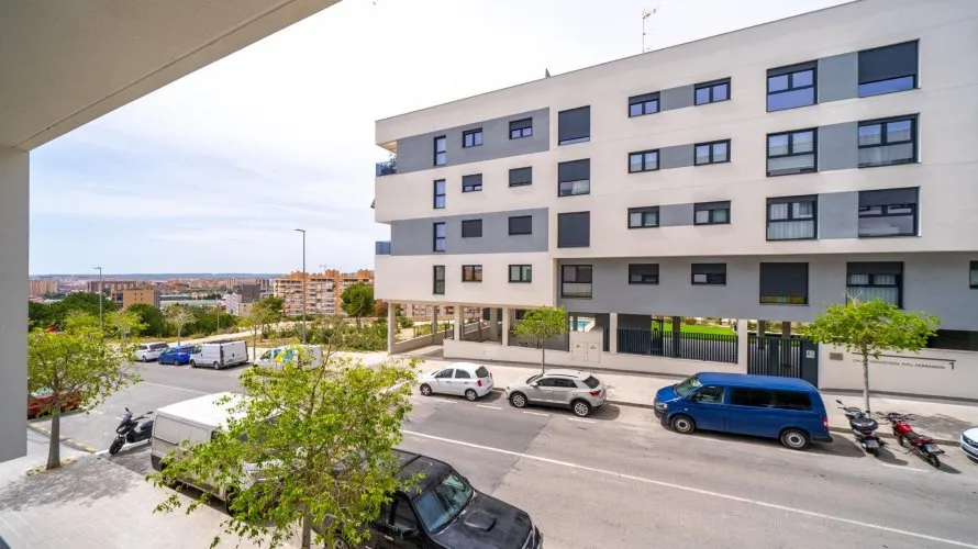 Apartamento de 3 dormitorios en Alicante, España No. 1879