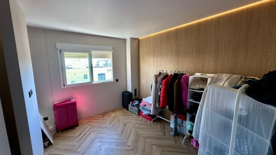 Apartamento de 2 dormitorios en Paterna, España No. 1878 № 11