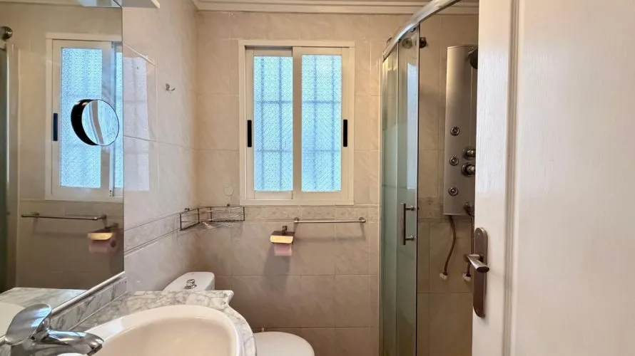 Apartamento de 1 dormitorio en Torrevieja, España No. 2217 № 19