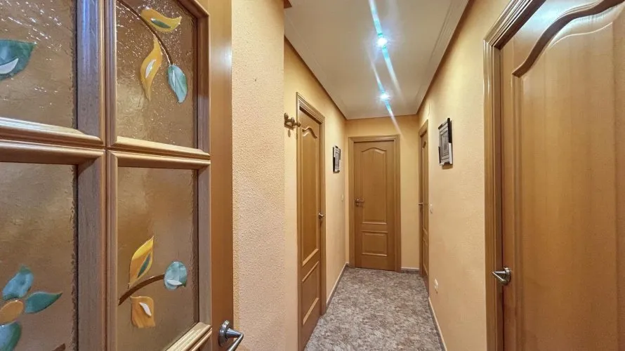 Apartamento de 3 dormitorios en Benidorm, España No. 2010 № 5