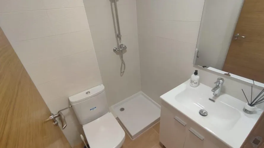 Apartamento de 2 dormitorios en Alicante, España No. 2082 № 3