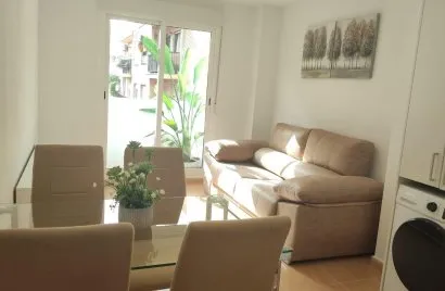 Apartamento de 2 dormitorios en Alicante, España No. 2082