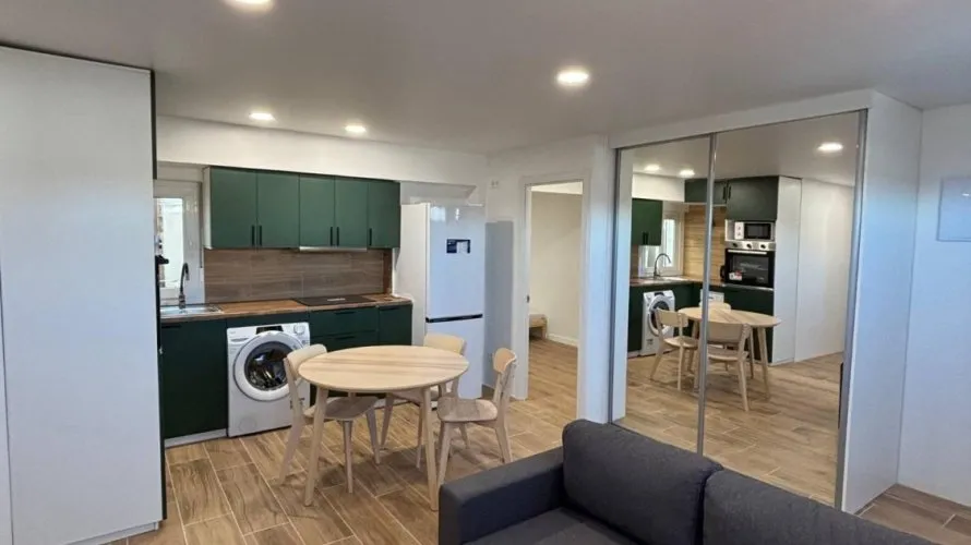 Apartamento de 3 dormitorios en Manises, España No. 2305 № 1