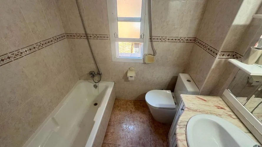 Apartamento de 1 dormitorio en Valencia, España No. 2146 № 2