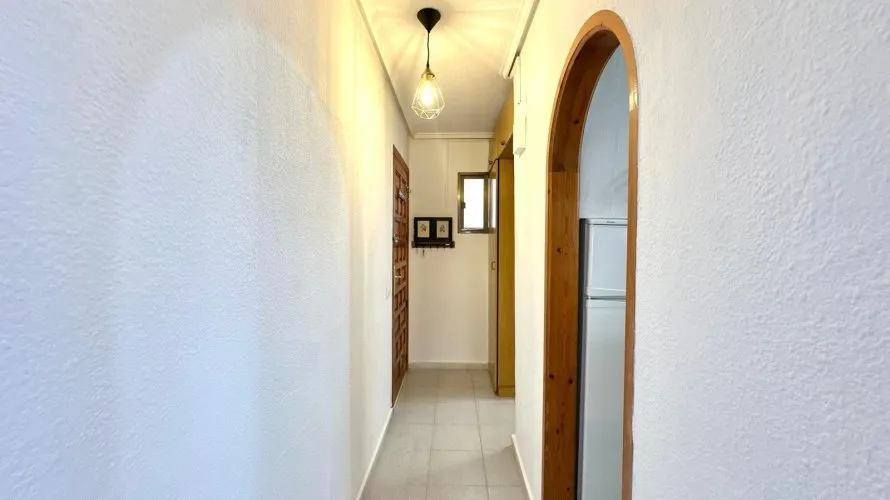 Apartamento de 1 dormitorio en Torrevieja, España No. 2291 № 17