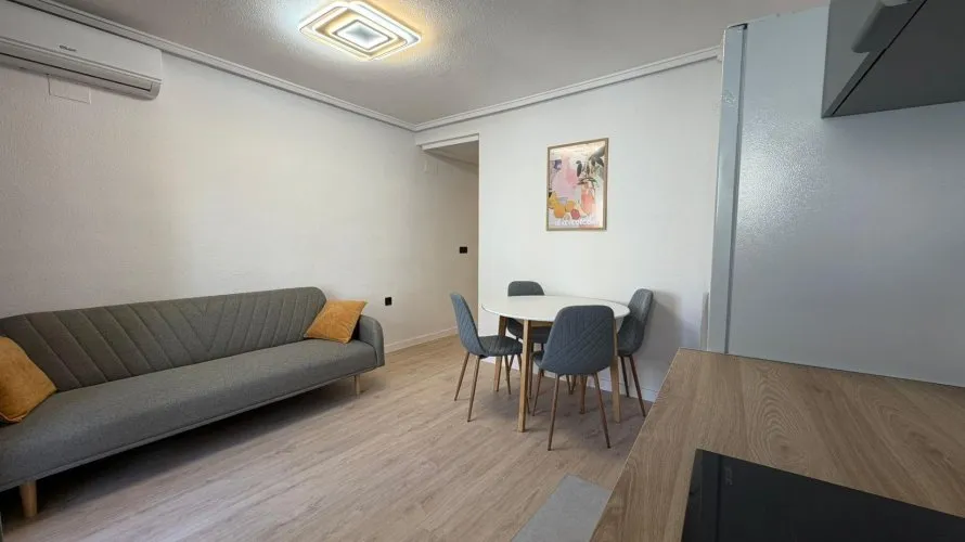 Apartamento de 2 dormitorios en Torrevieja, España No. 2316 № 6