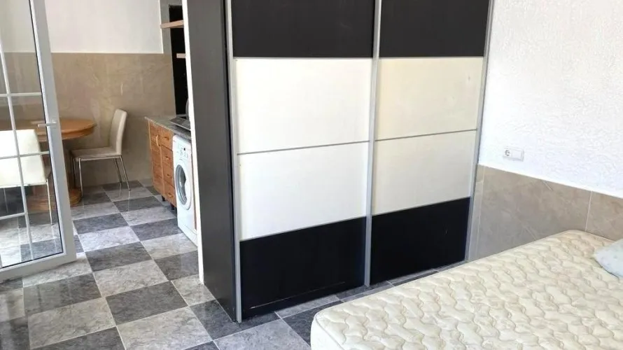 Apartamento de 2 dormitorios en Alicante, España No. 2346