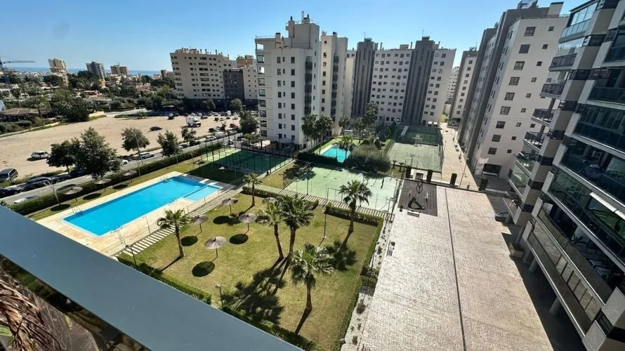 Apartamento de 3 dormitorios en Alicante, España No. 2153 № 6