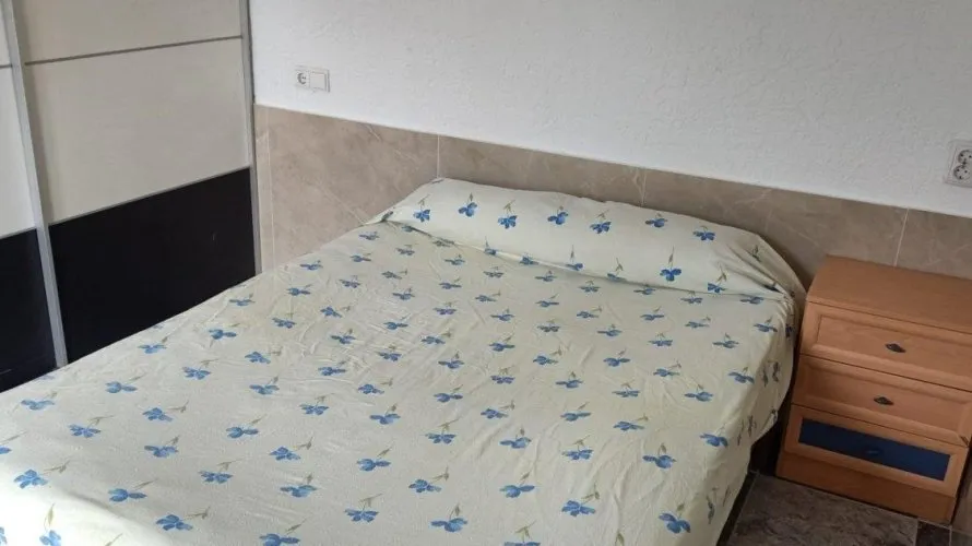 Apartamento de 2 dormitorios en Alicante, España No. 2346 № 1