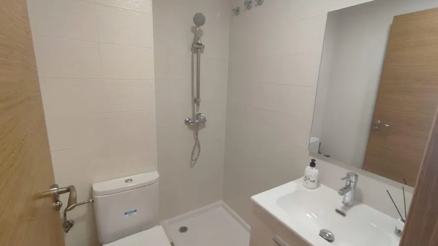 Apartamento de 2 dormitorios en Alicante, España No. 2082 № 2
