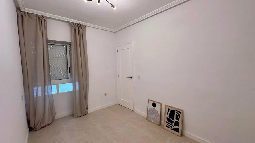 Apartamento de 2 dormitorios en Torrevieja, España No. 2143 № 13