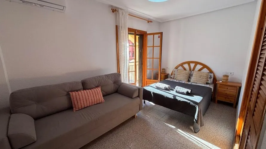 Apartamento de 1 dormitorio en Torrevieja, España No. 2066 № 17