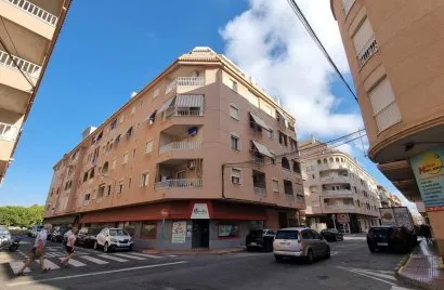 Apartamento de 2 dormitorios en Torrevieja, España No. 2209