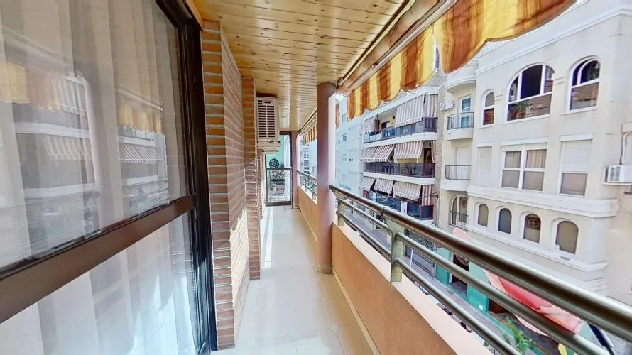 Apartamento de 4 dormitorios en Torrevieja, España No. 2042 № 14