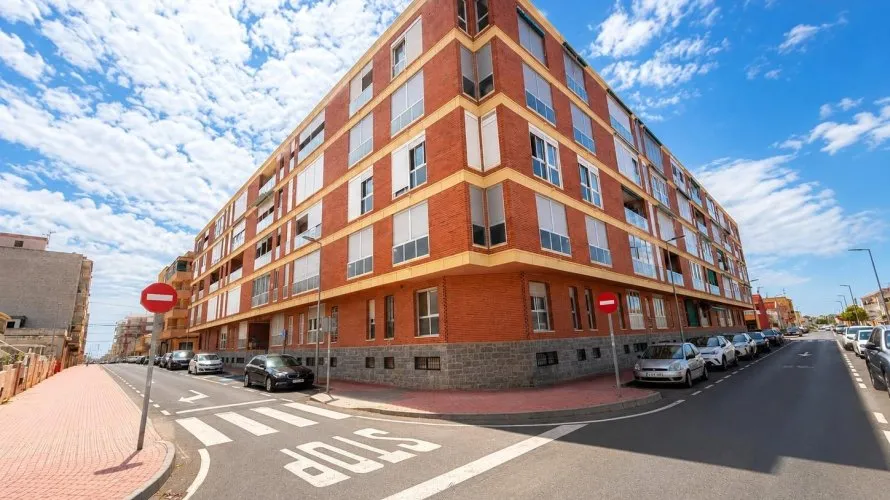Apartamento de 1 dormitorio en Torrevieja, España No. 2323